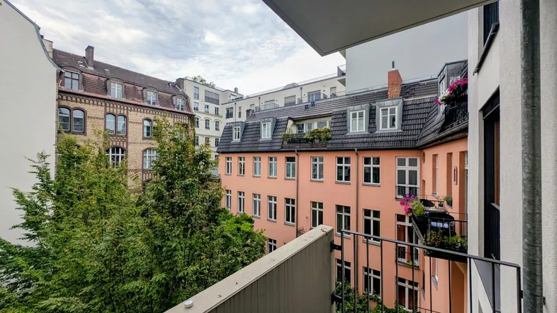Zentrale ruhige und helle 3,5-Zimmer-Wohnung in Berlin-Mitte — photo 1